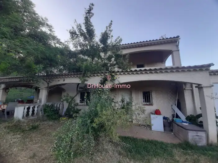 Maison 7 pièces de 155 m² - Gréasque (13850)