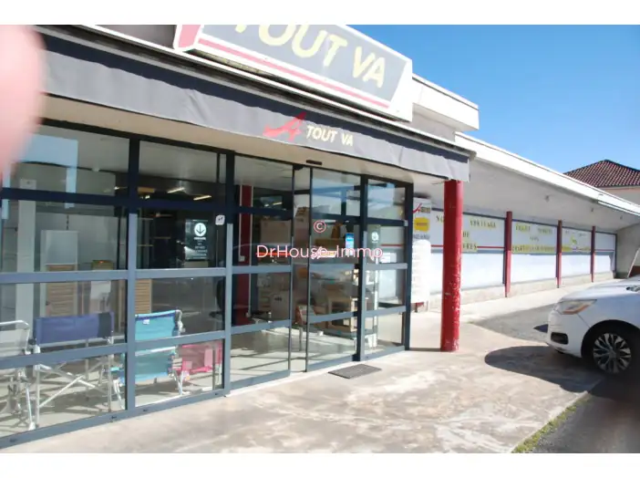 Commerce 5 pièces de 850 m² - Lacapelle-Marival (46120)