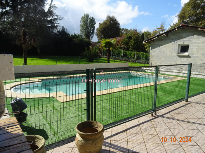 Maison 6 pièces de 135 m² - Fargues-Saint-Hilaire (33370)