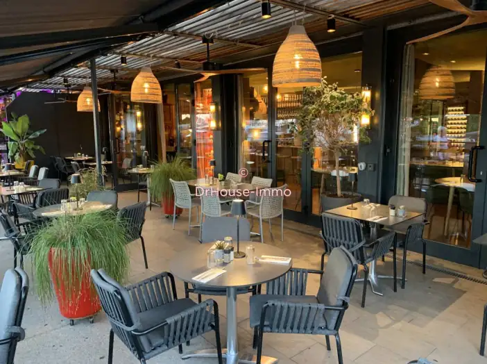 Commerce de 180 m² - Saint-Laurent-du-Var (06700)