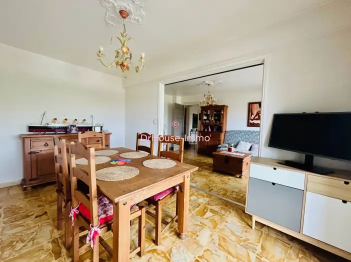 Appartement 4 pièces de 73 m² - Saint-Laurent-du-Var (06700)
