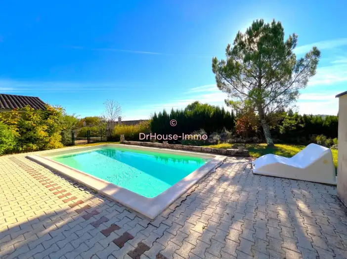 Maison 11 pièces de 313 m² - Saint-Front-d'Alemps (24460)