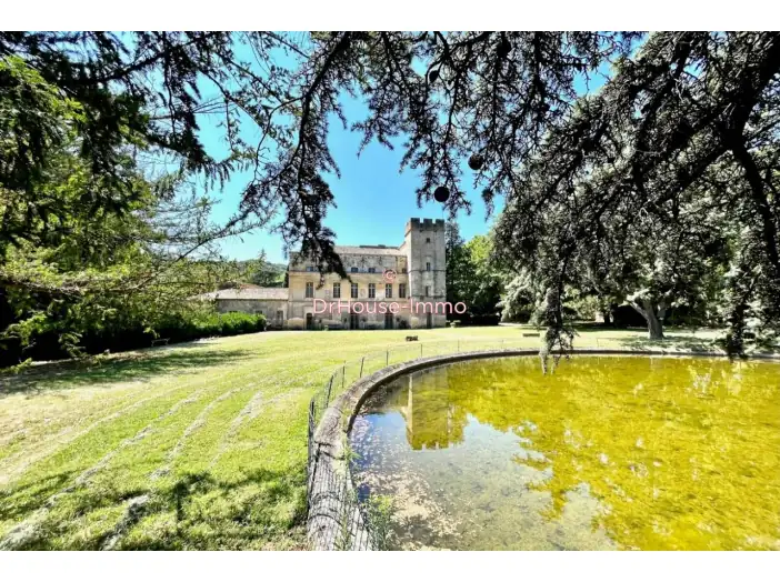 Château 23 pièces de 1 600 m² - Vers-Pont-du-Gard (30210)