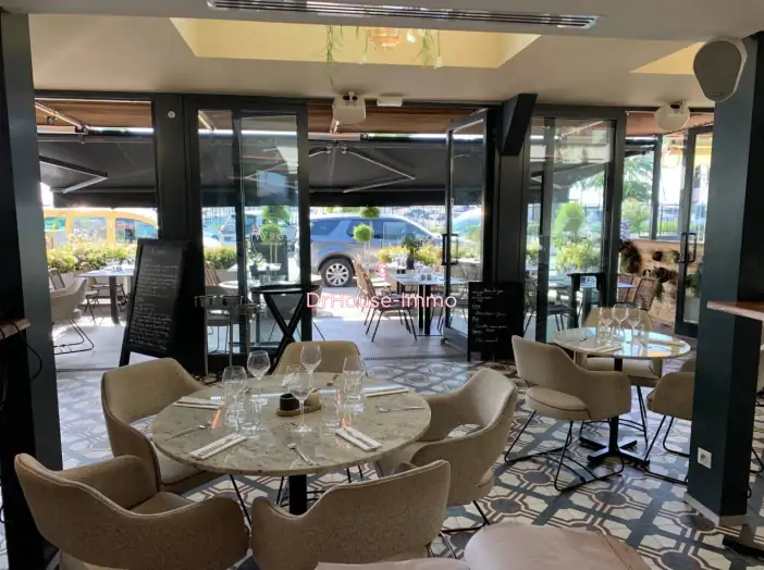 Commerce de 120 m² - Saint-Laurent-du-Var (06700)