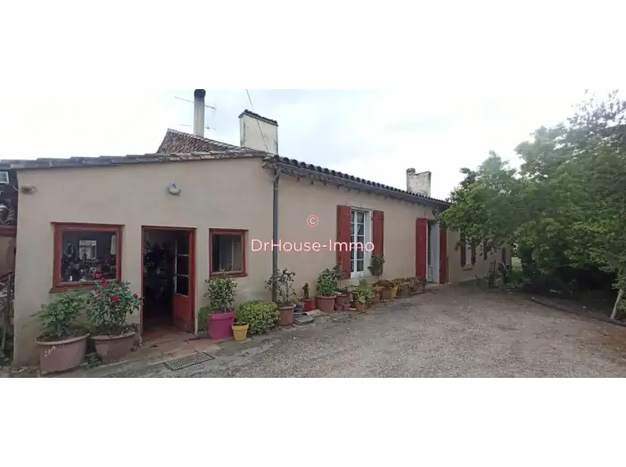 Maison 8 pièces de 280 m² - Seyches (47350)