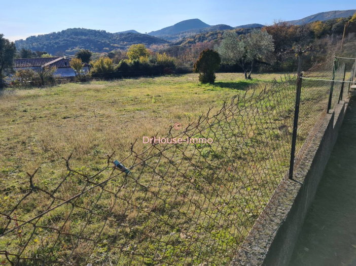 Terrain de 1460m²