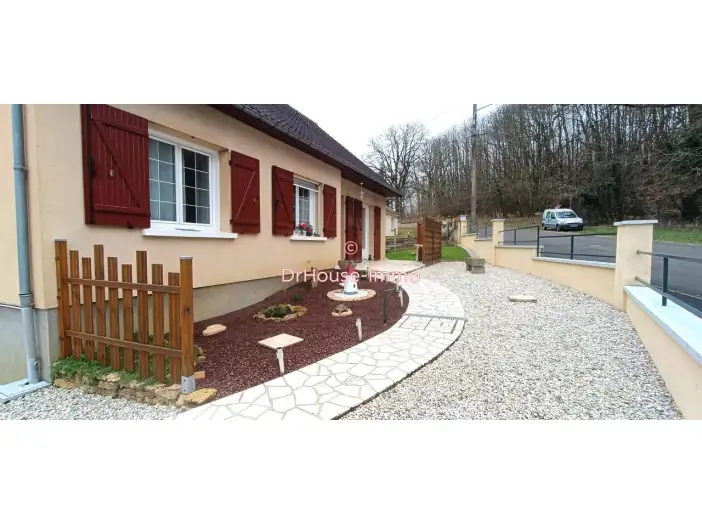 Maison 5 pièces de 120 m² - Dollon (72390)