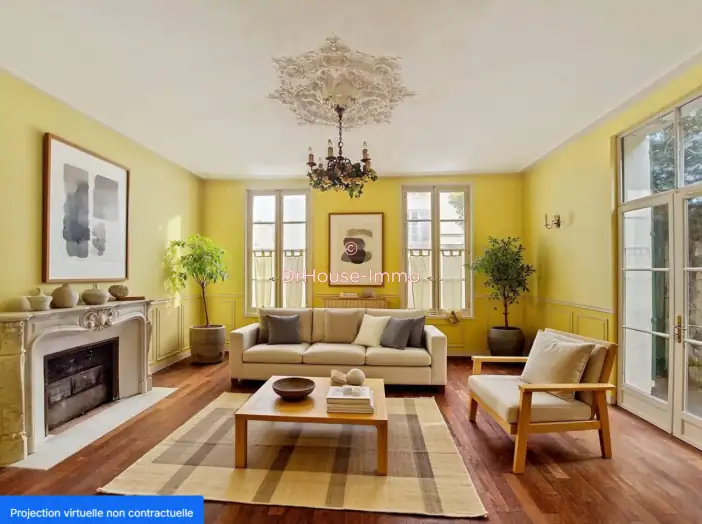 Maison 10 pièces de 290 m² - Niort (79000)