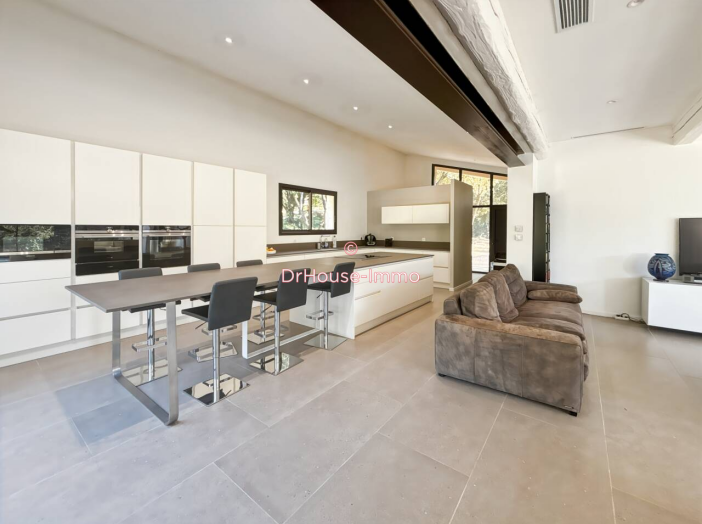 Maison de 235m² - 6 pièces