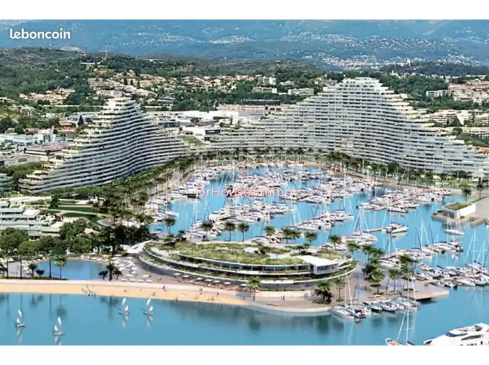 Commerce de 202 m² - Villeneuve-Loubet (06270)