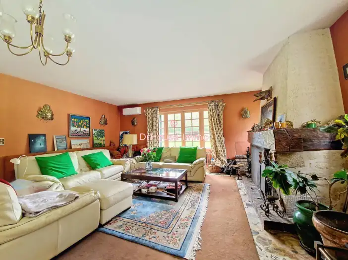 Maison 10 pièces de 336 m² - Poigny-la-Forêt (78125)