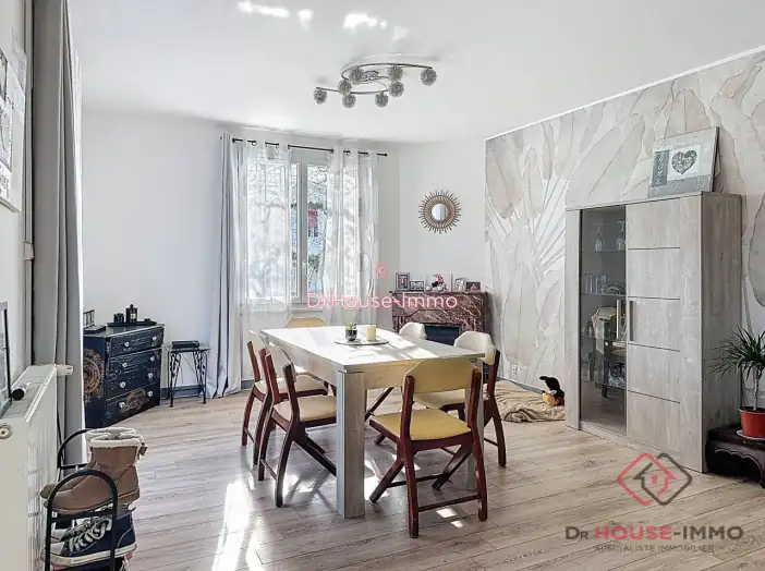 Maison 5 pièces de 97 m² - Neuvic (24190)