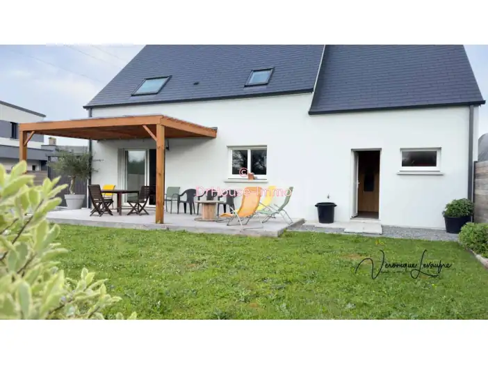 Maison 5 pièces de 104 m² - Gouville-sur-Mer (50560)