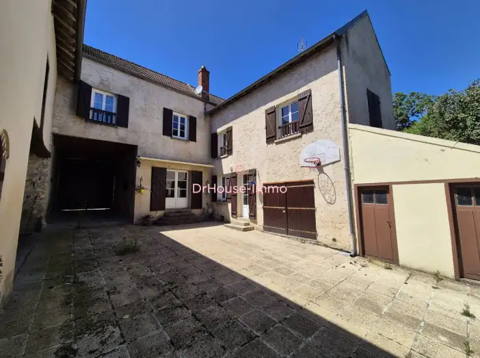 Maison 9 pièces de 224 m² - Mantes-la-Ville (78711)