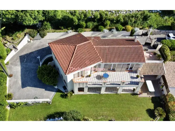 Image des la section Servies