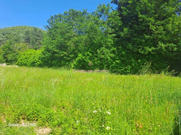 Terrain de 740m²