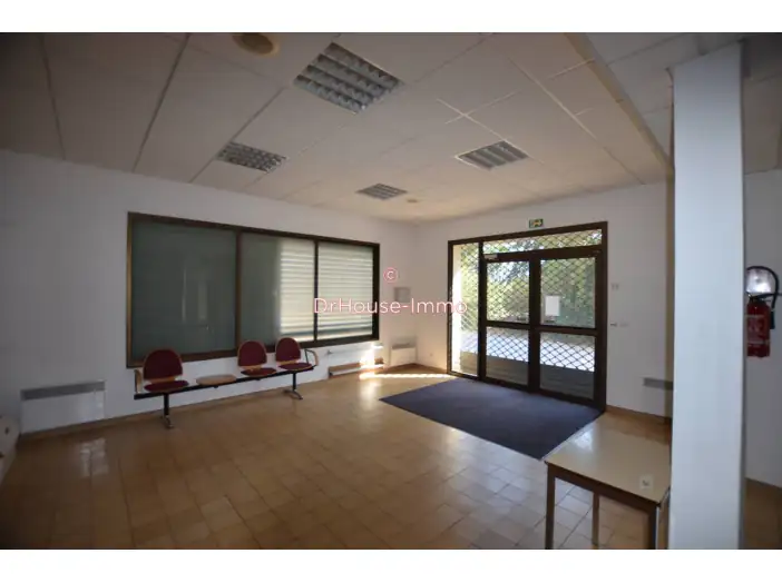 Immeuble commercial 15 pièces de 508 m² - Toulon (83100)
