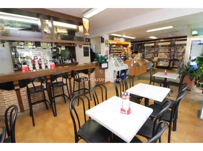 Commerce 9 pièces de 160 m² - Béthune (62400)