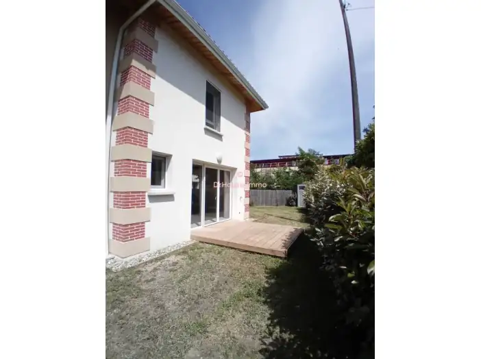 Maison 4 pièces de 85 m² - Villenave-d'Ornon (33140)