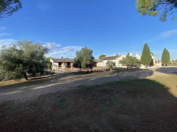 Commerce 3 pièces de 185 m² - Saint-Laurent-d'Aigouze (30220)