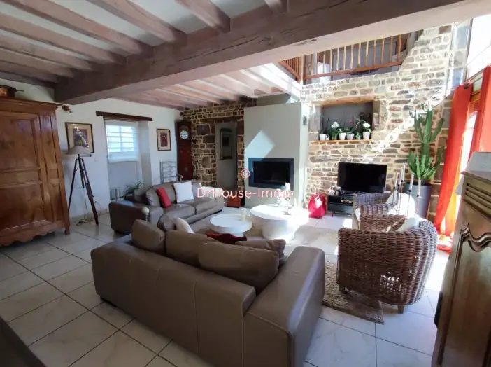 Maison 7 pièces de 225 m² - Truttemer-le-Grand (14500)