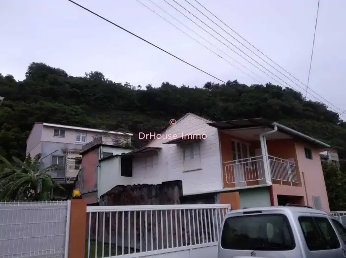 Maison 9 pièces de 171 m² - Fort-de-France (97200)