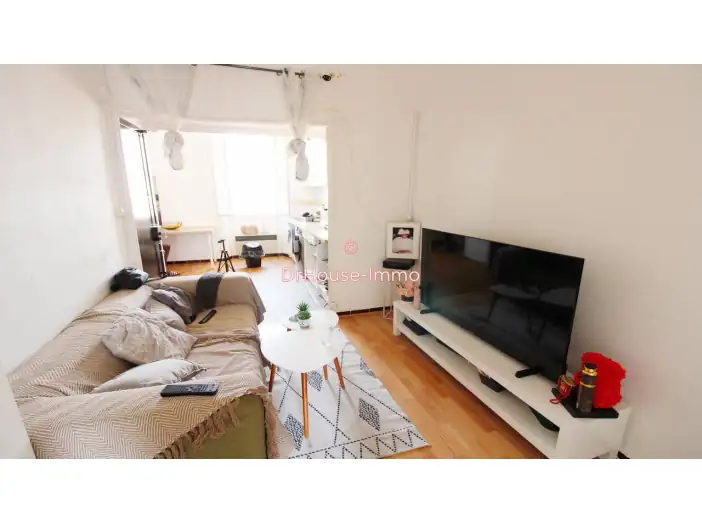 Appartement 2 pièces de 29 m² - Marseille (13003)