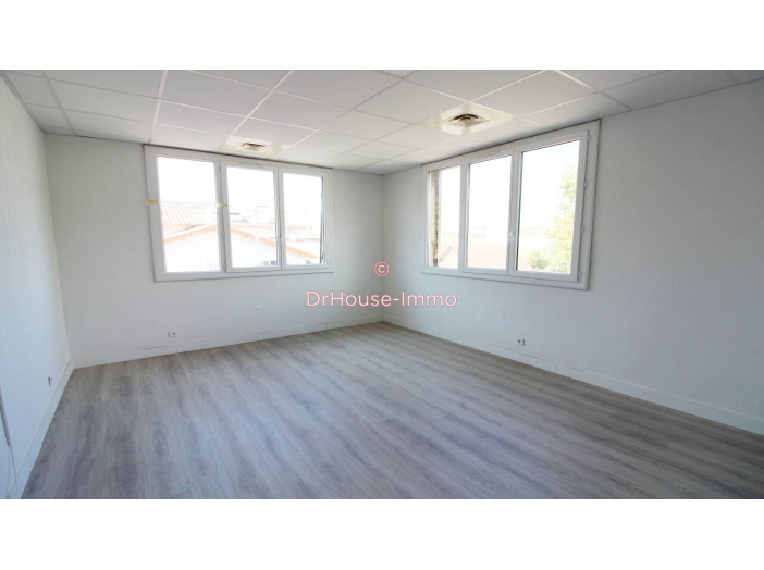 Bureau de 110m² - 7 pièces