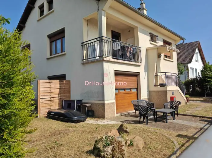 Immeuble 10 pièces de 185 m² - Mureaux (78130)