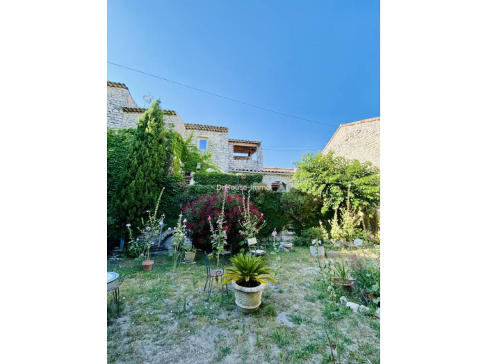 Maison de 260m² - 6 pièces
