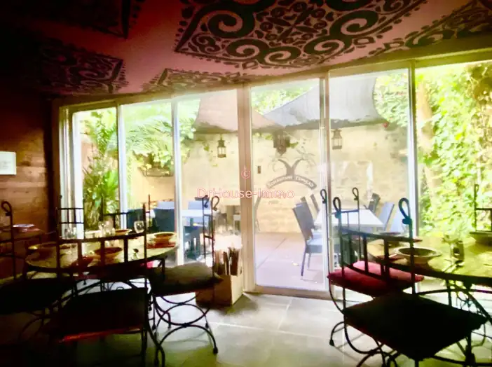 Commerce 3 pièces de 125 m² - Aigues-Mortes (30220)