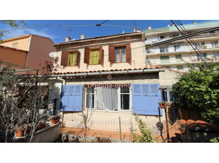 Maison 3 pièces de 70 m² - Marseille (13003)