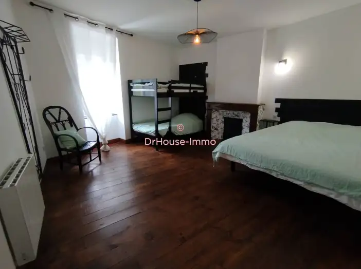 Immeuble 7 pièces de 180 m² - Tarascon-sur-Ariège (09400)