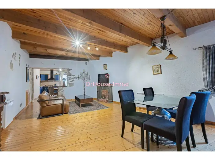 Maison 9 pièces de 280 m² - Corneilhan (34490)