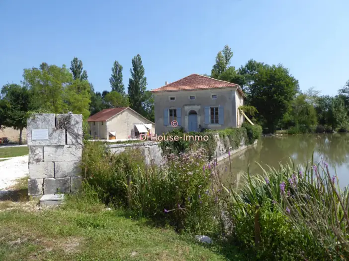 Maison 31 pièces de 767 m² - Ribérac (24600)