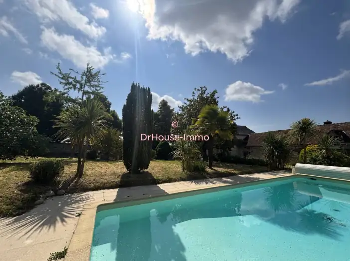 Maison 11 pièces de 410 m² - Cravant-les-Côteaux (37500)