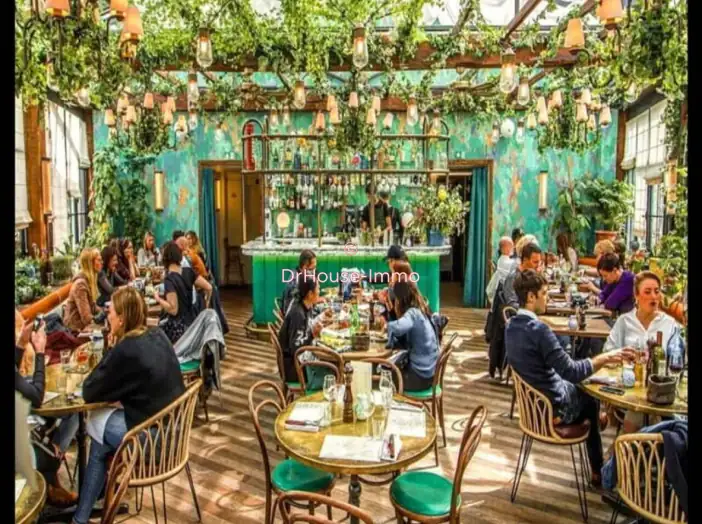 Commerce 3 pièces de 380 m² - Saint-Genis-Laval (69230)