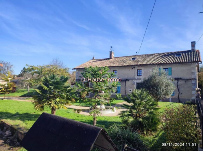 Maison de 254m² - 7 pièces