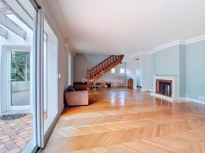 Maison de 286m² - 8 pièces