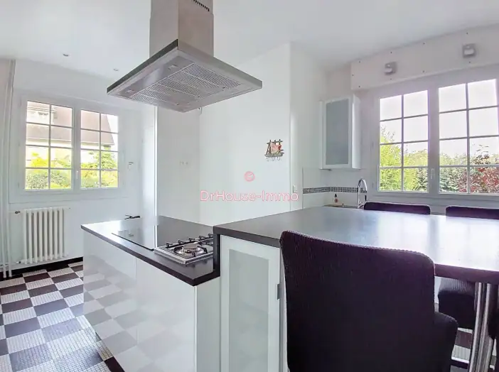 Maison 8 pièces de 286 m² - Avranches (50300)