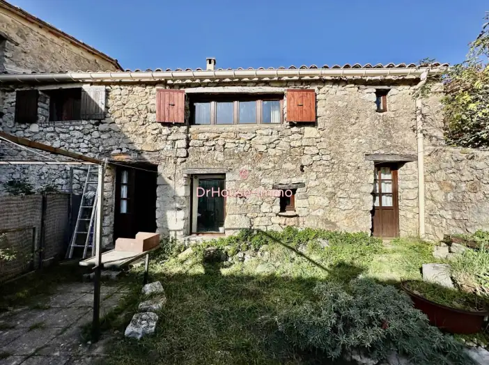 Maison 4 pièces de 120 m² - La Roche-sur-le-Buis (26170)