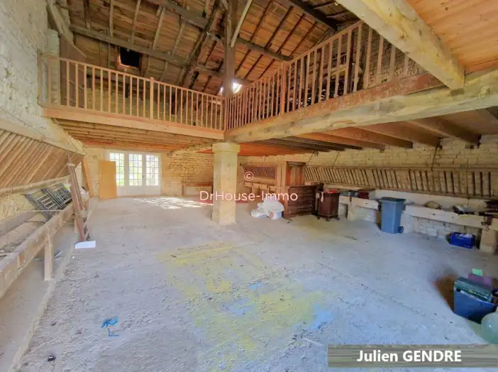 Maison 14 pièces de 337 m² - Brioux-sur-Boutonne (79170)