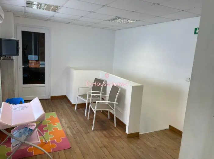 Bureau 5 pièces de 119 m² - Trinité (97220)
