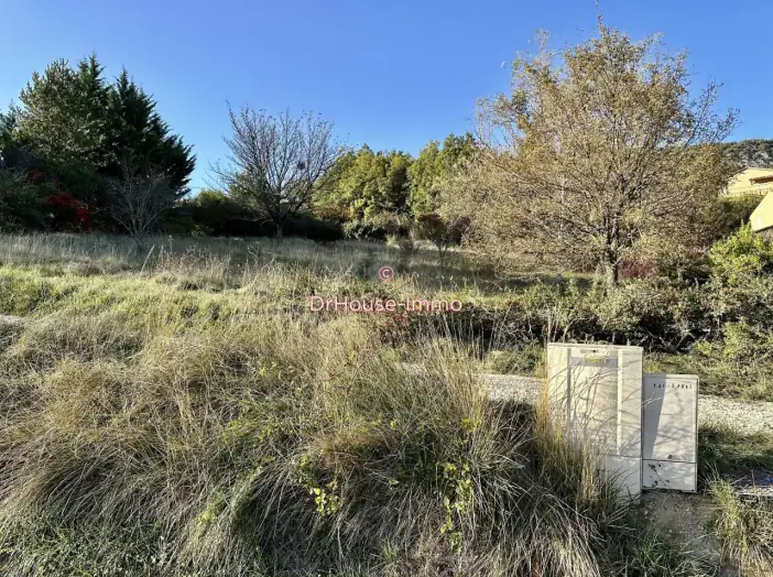 Terrain de 1 129 m² - Montbrun-les-Bains (26570)