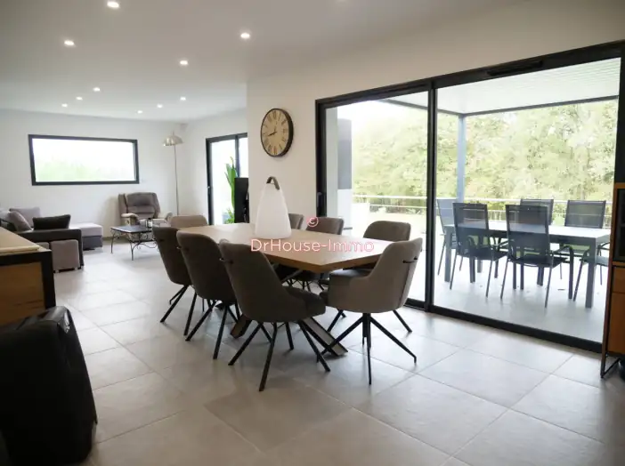 Maison 8 pièces de 170 m² - Trélissac (24750)