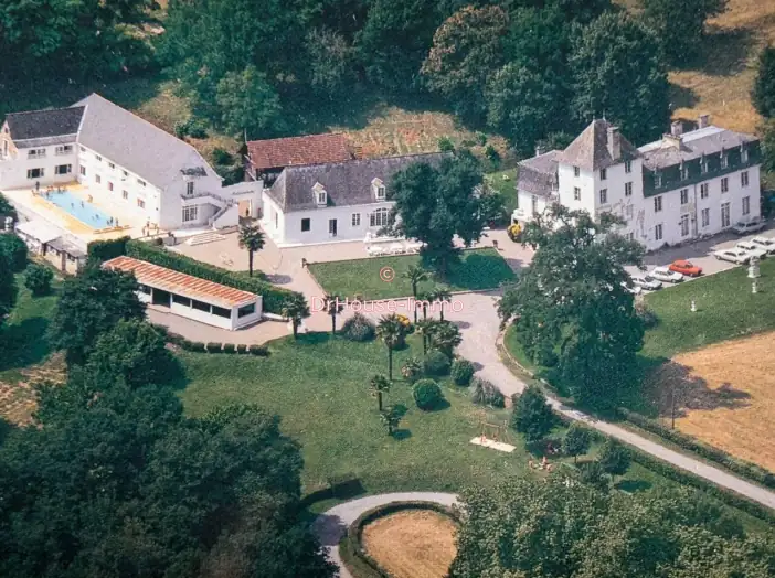 Château 22 pièces de 1 500 m² - Pau (64000)