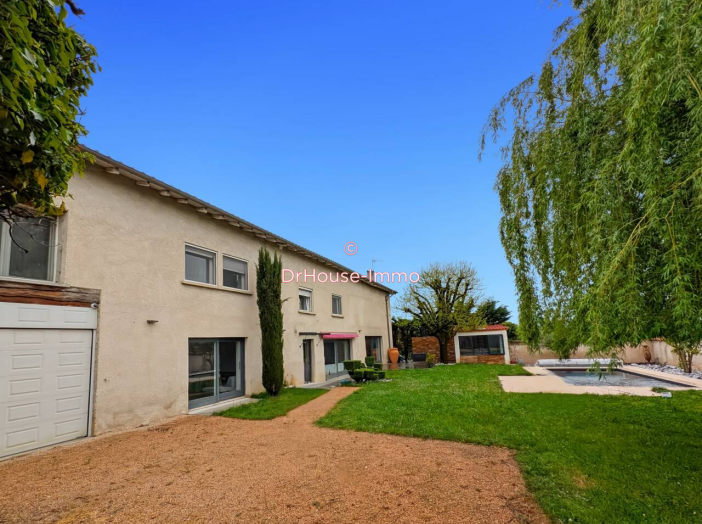 Maison de 270m² - 10 pièces