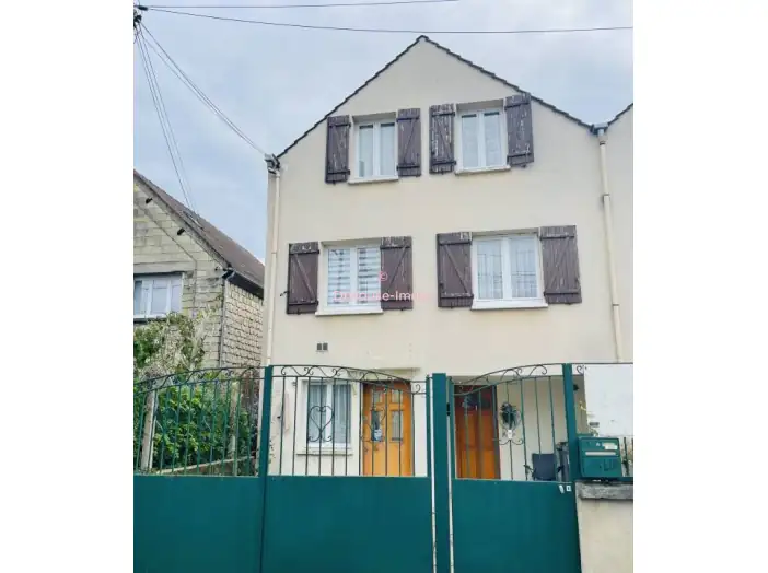 Maison 10 pièces de 160 m² - Creil (60100)