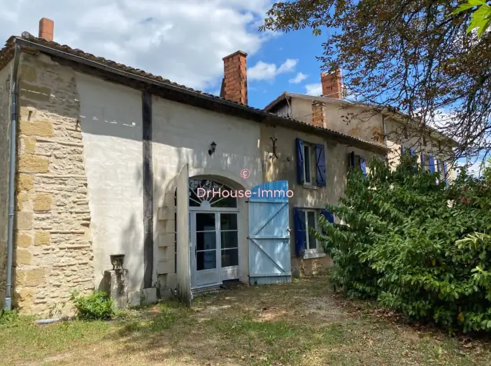 Maison 6 pièces de 329 m² - Lamothe-Landerron (33190)