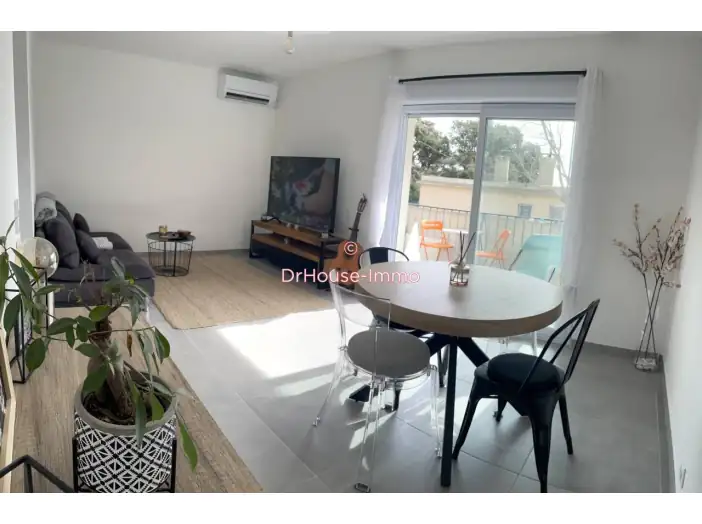 Appartement 3 pièces de 65 m² - Le Rove (13740)